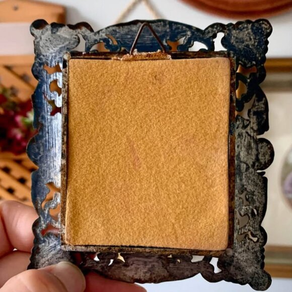 Vintage “Mini Marie Antoinette” art in ornate frame 👑 - Picture 5 of 5